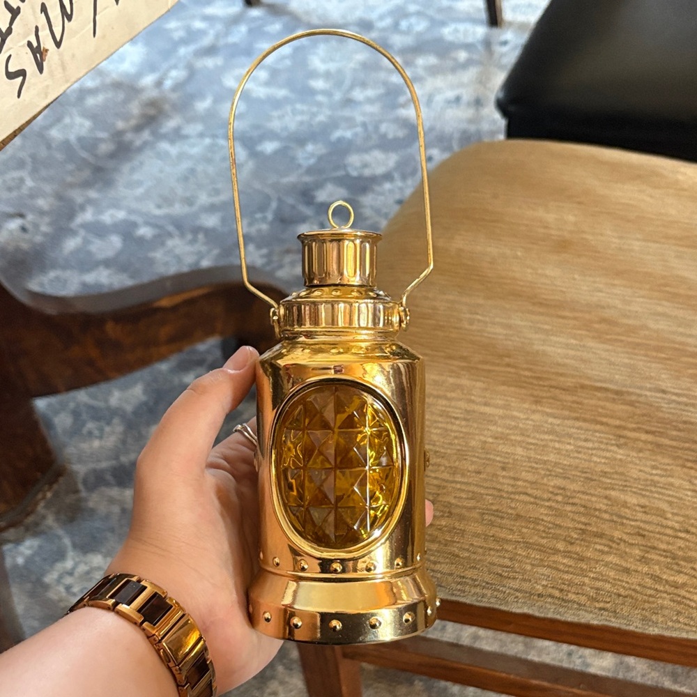 Avon Casey’s Lantern